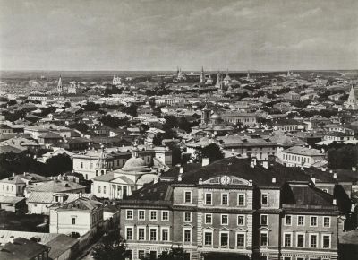 Панорама Москвы в 1867 году. На переднем плане — Первая Московская гимназия, которую я окончил с золотой медалью.