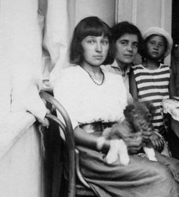 А к нам вот зачастила Марина Ивановна, фото прилагаю!